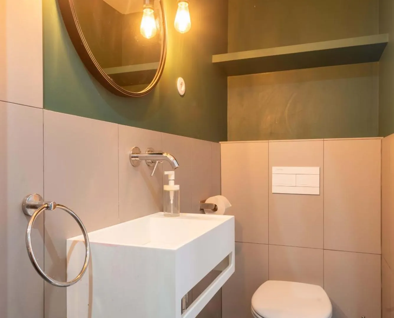 Stylish Studio Apartment Canal Saint-Martin Paris